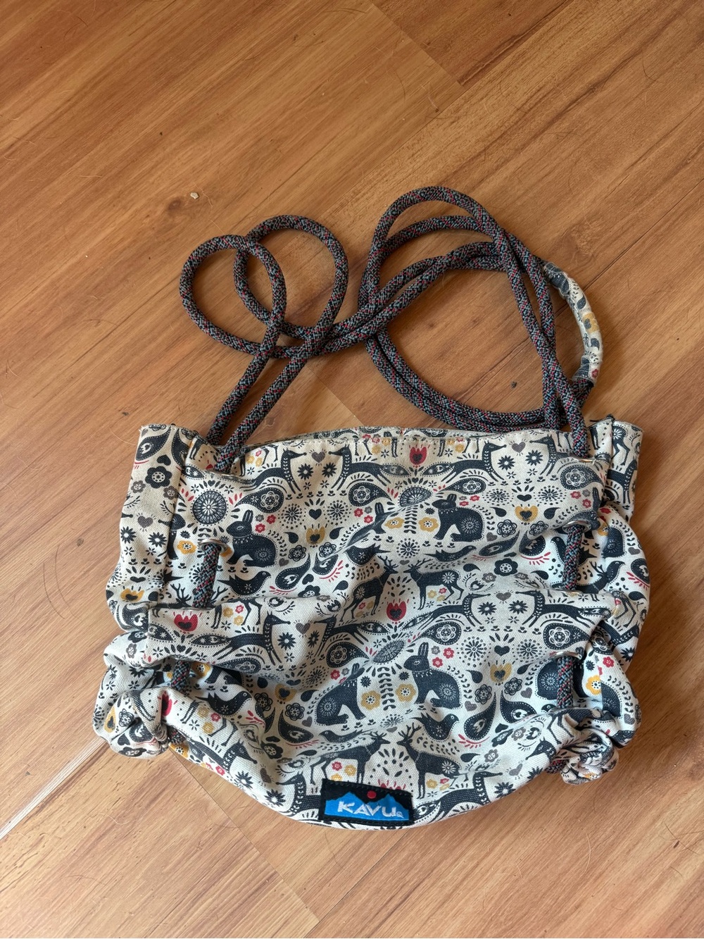 Kavu Cream Tote with Multicolor Floral & Rabit Motif